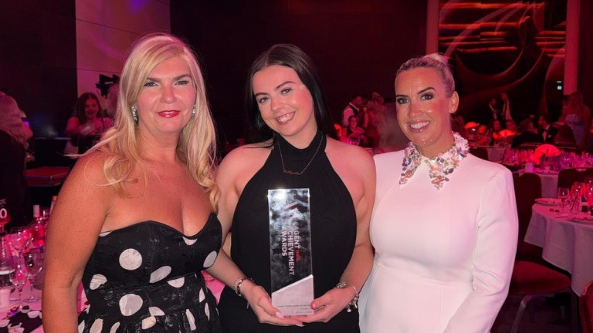 Young Leisure Agent of the Year achieves double distinction in Travel Consultant apprenticeship EPA