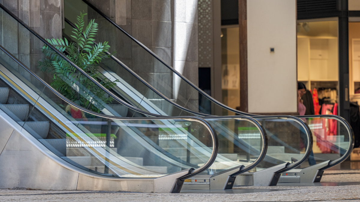 escalator in a empty shopping centre
